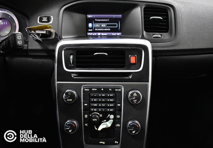 VOLVO V60 DRIVe Momentum